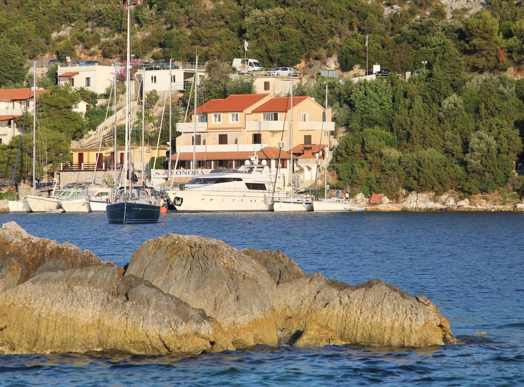 Accommodation Triton Lastovo 외부 사진